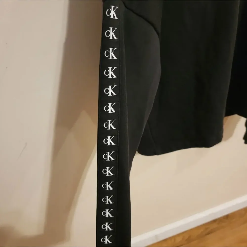 Womans Small Calvin Klein Sweatshirt